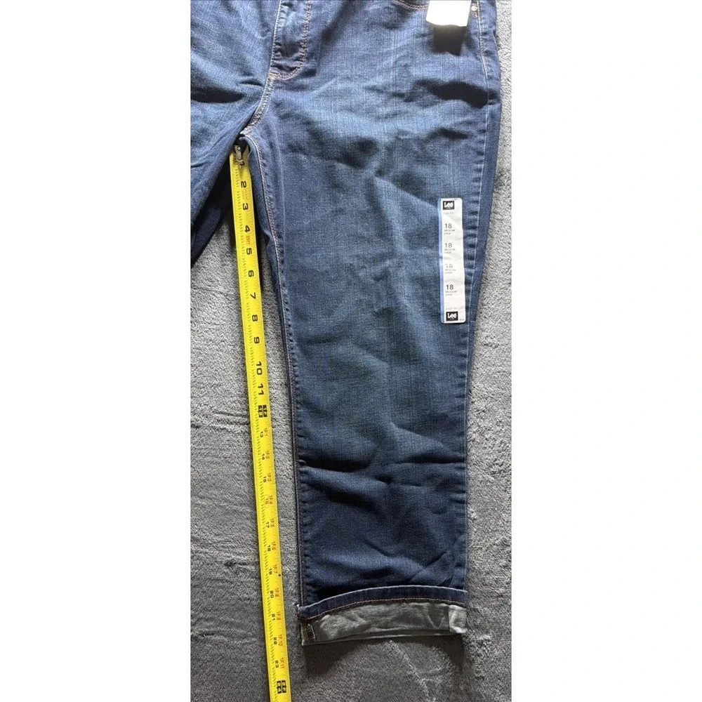 Lee Women's Easy Fit Dallas Crop Crop Just Below the Waist Blue Jeans 18M NWT